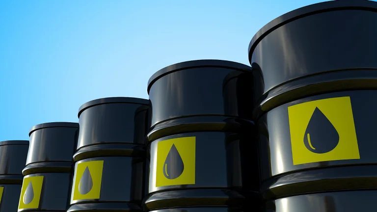 When These Two Oil Signals Fire Together, It’s Time to Buy